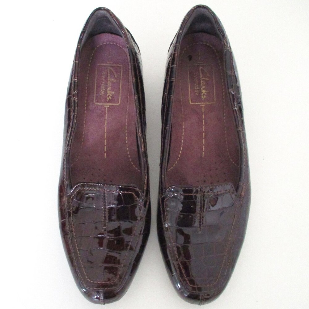 Clarks Everyday Womens Brown Croco Patent Leather Loafer - Size 6.5M